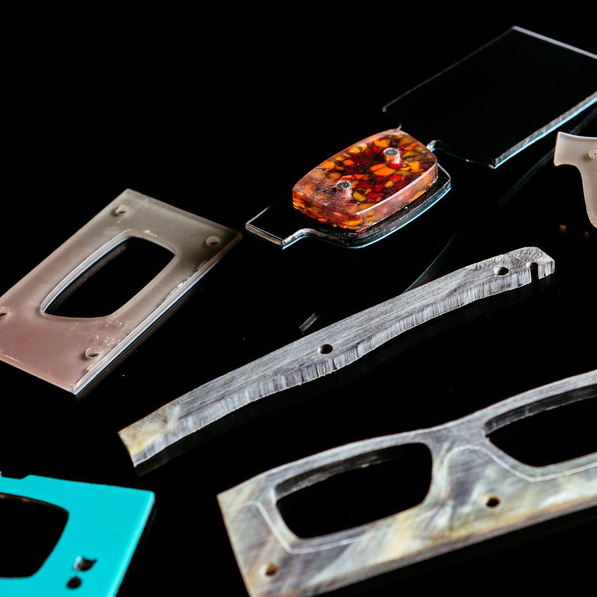 M05-1 : Making an eyewear frame using natural materials
